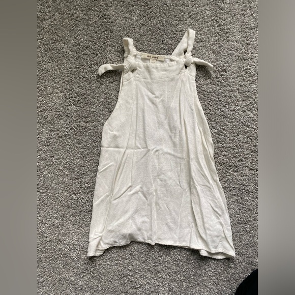 White linen tank size small - Picture 1 of 1